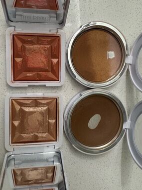 RMS beauty and Makeup by Mario Trail hydra powder skin perfector and enhancer